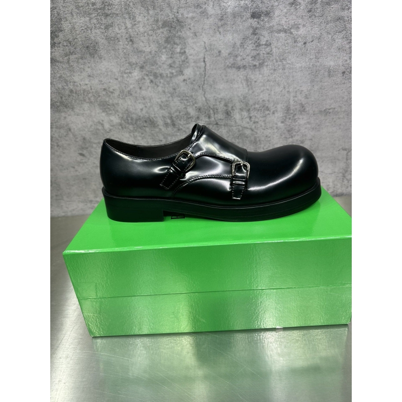 bo*te*ga Ve*ne*ta leather shoes